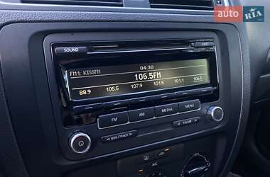 Седан Volkswagen Jetta 2014 в 