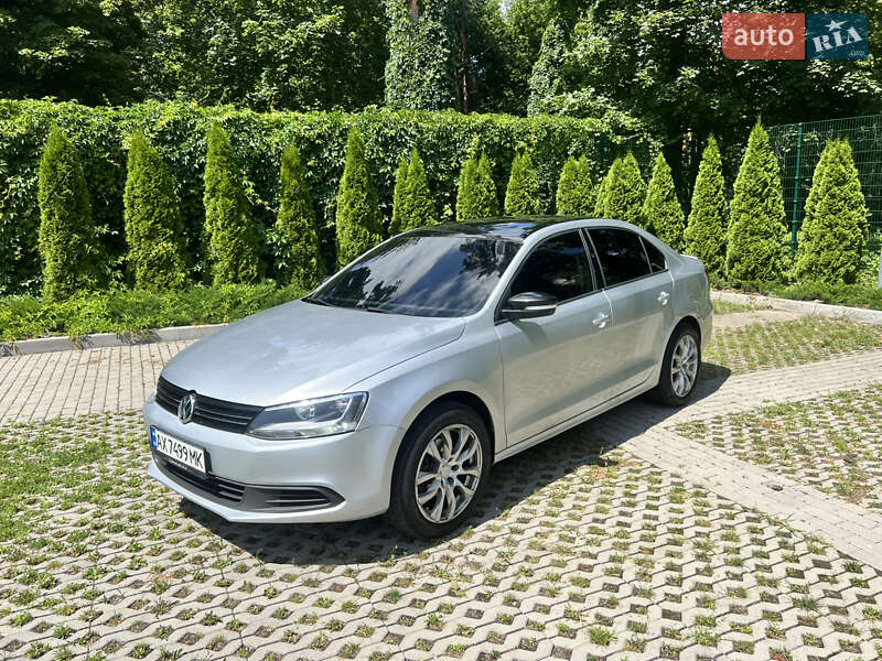 Седан Volkswagen Jetta 2011 в Харькове