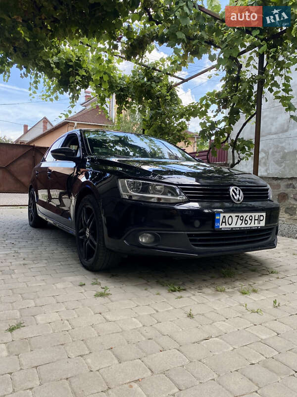 Седан Volkswagen Jetta 2011 в Мукачевому