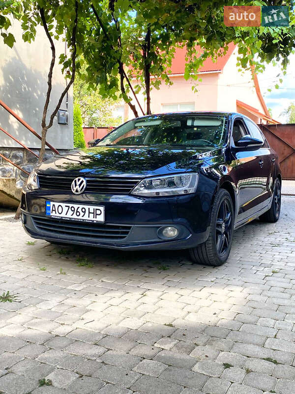 Седан Volkswagen Jetta 2011 в Мукачевому