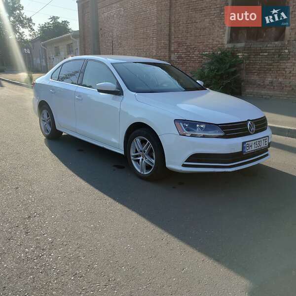 Седан Volkswagen Jetta 2017 в 