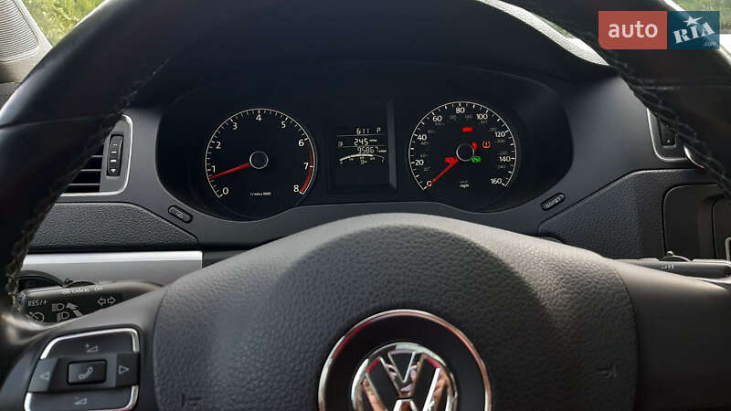 Седан Volkswagen Jetta 2010 в Вышгороде