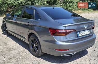 Седан Volkswagen Jetta 2018 в 