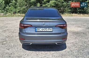 Седан Volkswagen Jetta 2018 в 