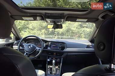 Седан Volkswagen Jetta 2018 в 