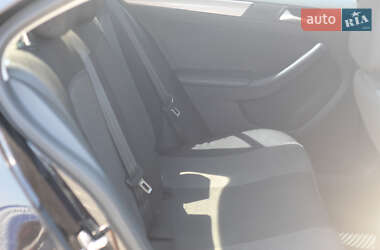 Седан Volkswagen Jetta 2017 в 