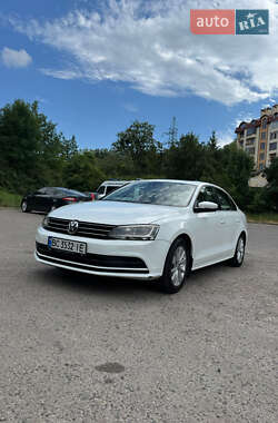 Седан Volkswagen Jetta 2015 в Львове