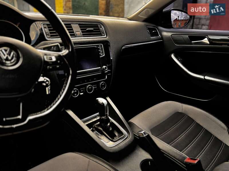 Седан Volkswagen Jetta 2016 в Дніпрі фото 15 Седан Volkswagen Jetta 2016 в Дніпрі