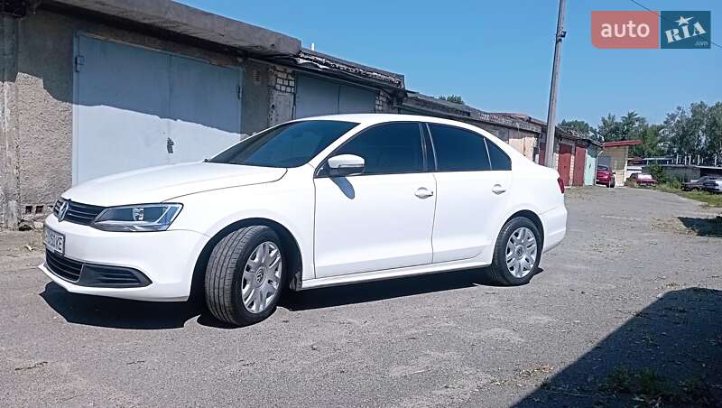 Седан Volkswagen Jetta 2013 в 