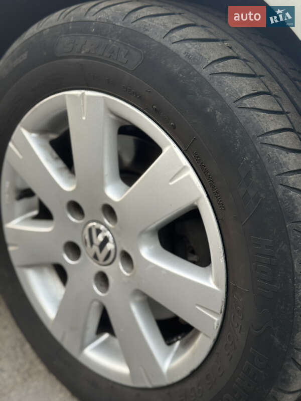 Седан Volkswagen Jetta 2006 в Киеве