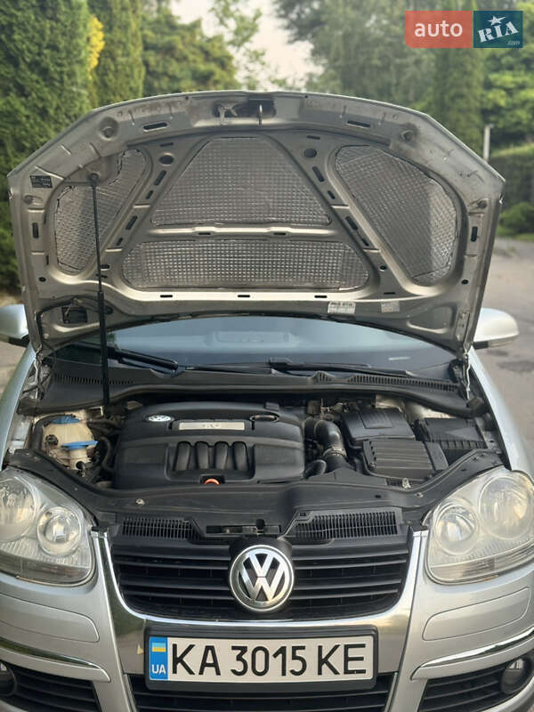 Седан Volkswagen Jetta 2006 в Киеве