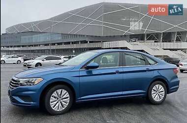Седан Volkswagen Jetta 2019 в 