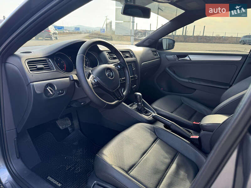 Седан Volkswagen Jetta 2016 в Ужгороде