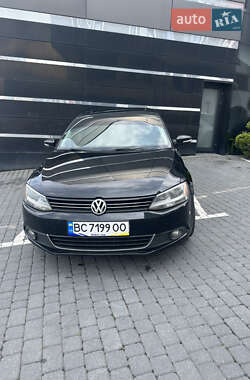 Седан Volkswagen Jetta 2013 в Львове