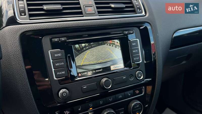 Седан Volkswagen Jetta 2015 в Львове