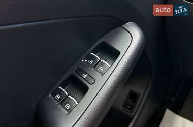 Седан Volkswagen Jetta 2015 в 