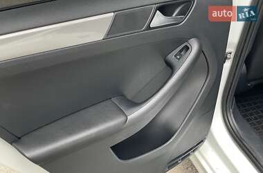 Седан Volkswagen Jetta 2016 в 