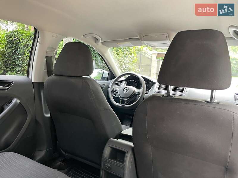 Седан Volkswagen Jetta 2016 в Киеве