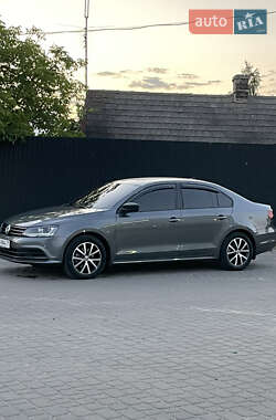 Седан Volkswagen Jetta 2016 в Рава-Руській
