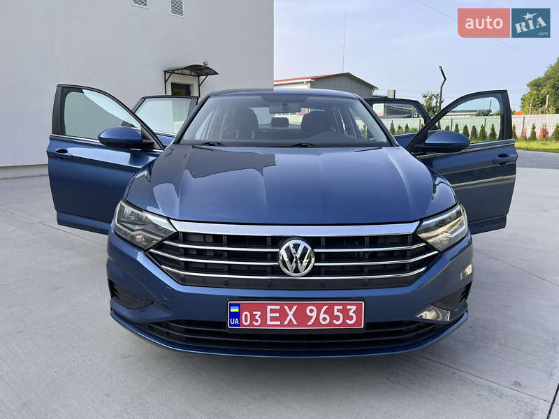 Седан Volkswagen Jetta 2019 в Луцке