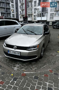 Седан Volkswagen Jetta 2014 в Львові