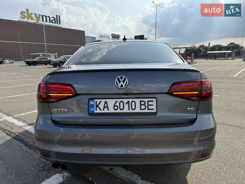 Седан Volkswagen Jetta 2015 в Киеве