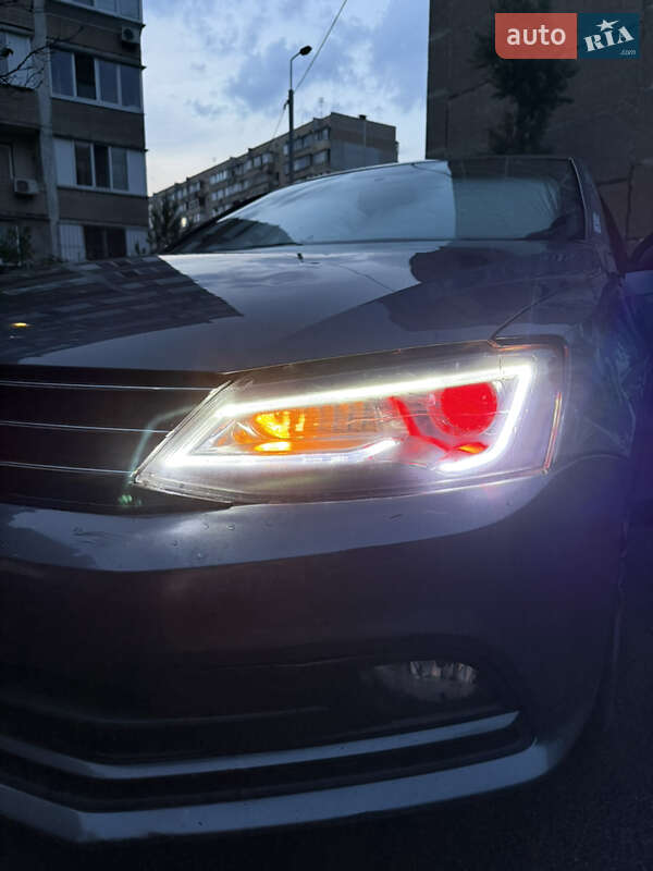 Седан Volkswagen Jetta 2015 в Киеве