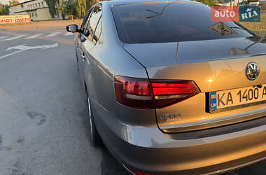 Седан Volkswagen Jetta 2016 в 