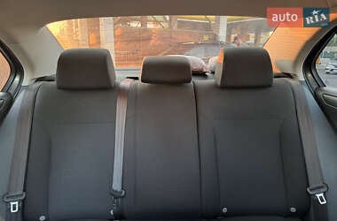 Седан Volkswagen Jetta 2016 в 