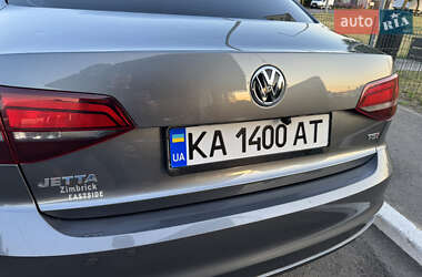 Седан Volkswagen Jetta 2016 в 