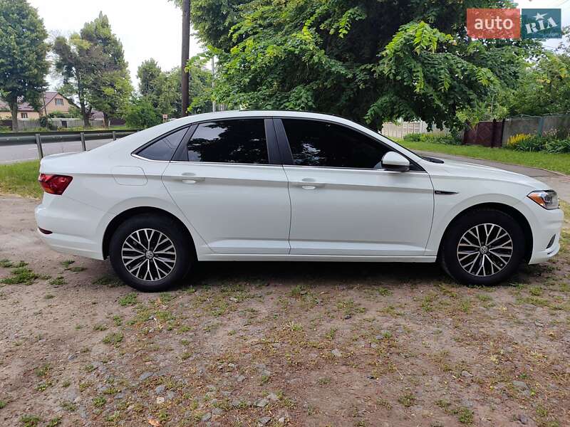 Седан Volkswagen Jetta 2018 в Киеве