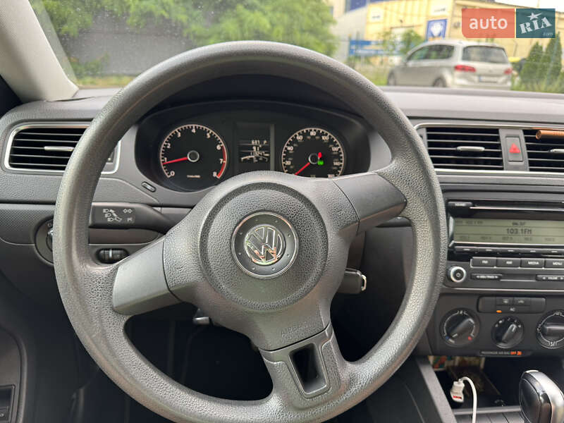 Седан Volkswagen Jetta 2011 в Киеве