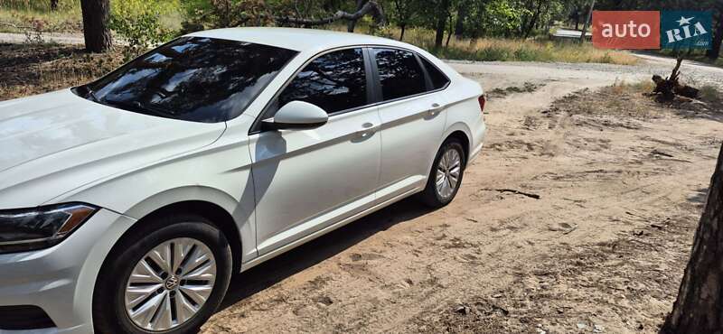 Седан Volkswagen Jetta 2018 в Днепре