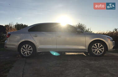 Седан Volkswagen Jetta 2012 в 