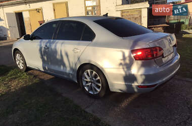 Седан Volkswagen Jetta 2012 в 