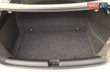 Седан Volkswagen Jetta 2012 в 