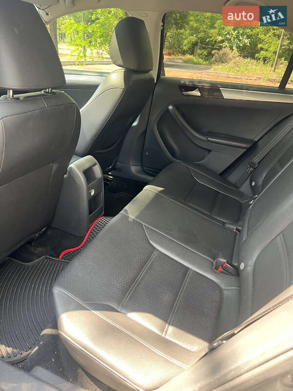 Седан Volkswagen Jetta 2015 в Киеве
