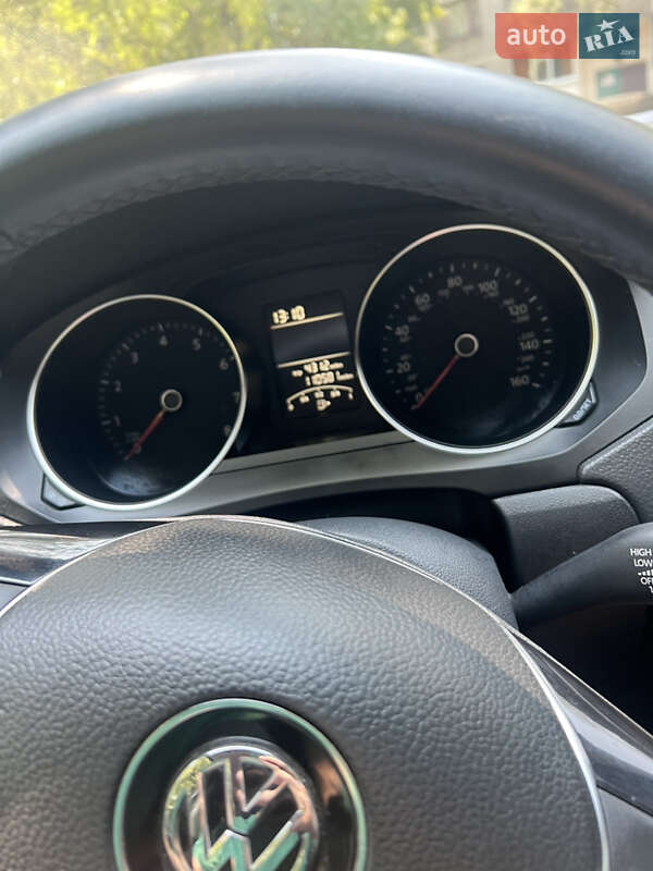 Седан Volkswagen Jetta 2015 в Киеве