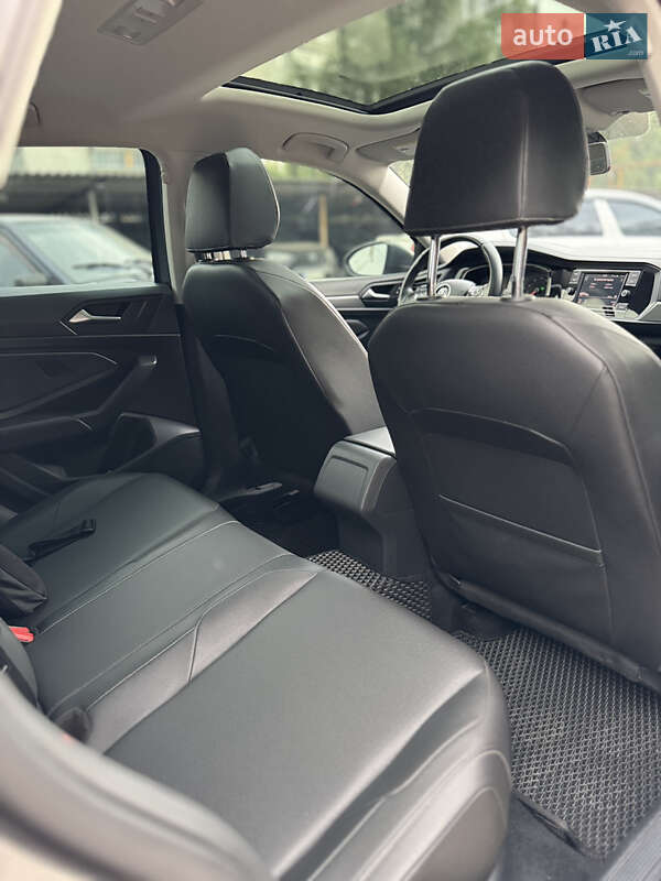 Седан Volkswagen Jetta 2019 в Сумах