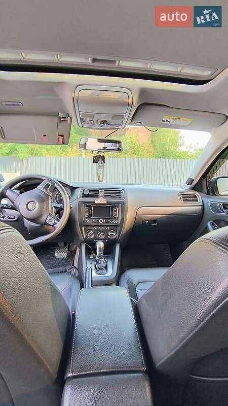 Седан Volkswagen Jetta 2012 в Полтаві