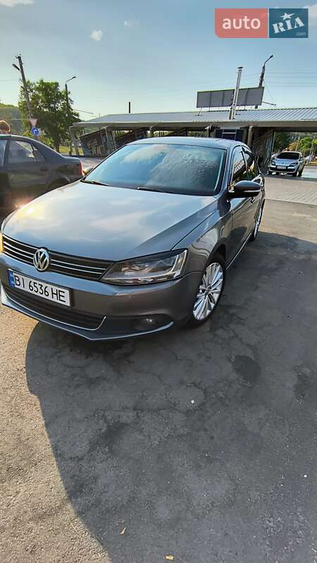 Седан Volkswagen Jetta 2012 в Полтаві