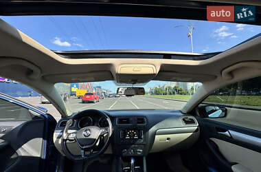 Седан Volkswagen Jetta 2014 в 