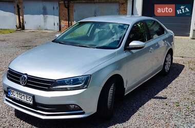 Седан Volkswagen Jetta 2016 в Львові