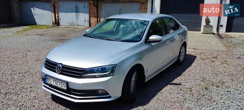 Седан Volkswagen Jetta 2016 в Львове
