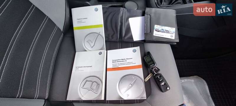 Седан Volkswagen Jetta 2016 в Львове