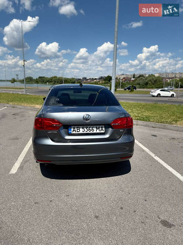 Седан Volkswagen Jetta 2014 в Вінниці