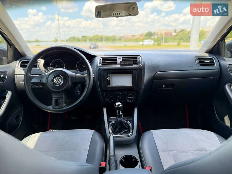 Седан Volkswagen Jetta 2014 в Вінниці