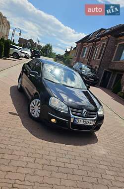Седан Volkswagen Jetta 2008 в Чернівцях