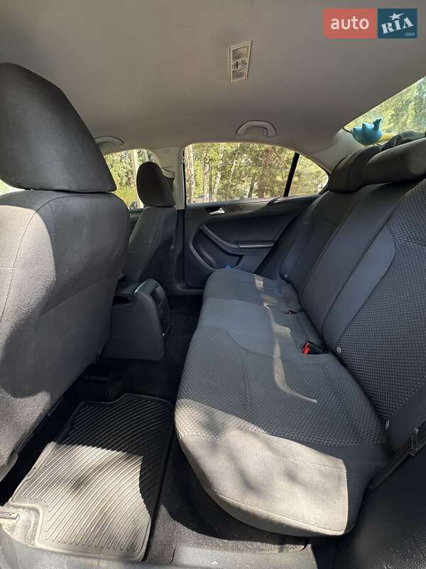 Седан Volkswagen Jetta 2012 в Черкасах