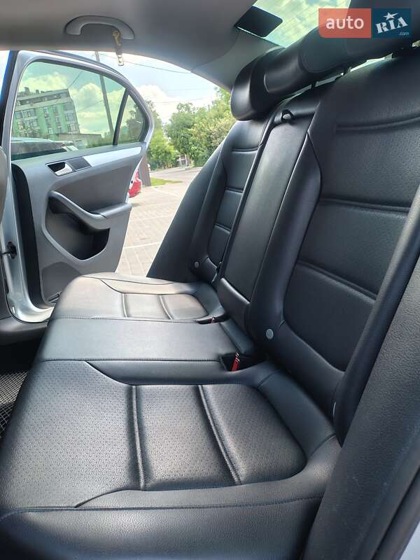 Седан Volkswagen Jetta 2013 в Киеве